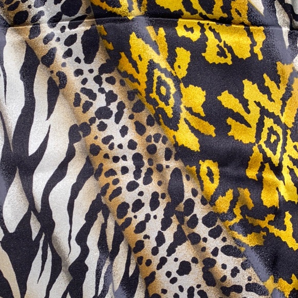 Escada silk scarf - Picture 2 of 3